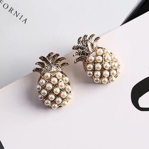 Elegant faux Pearl pineapple earrings